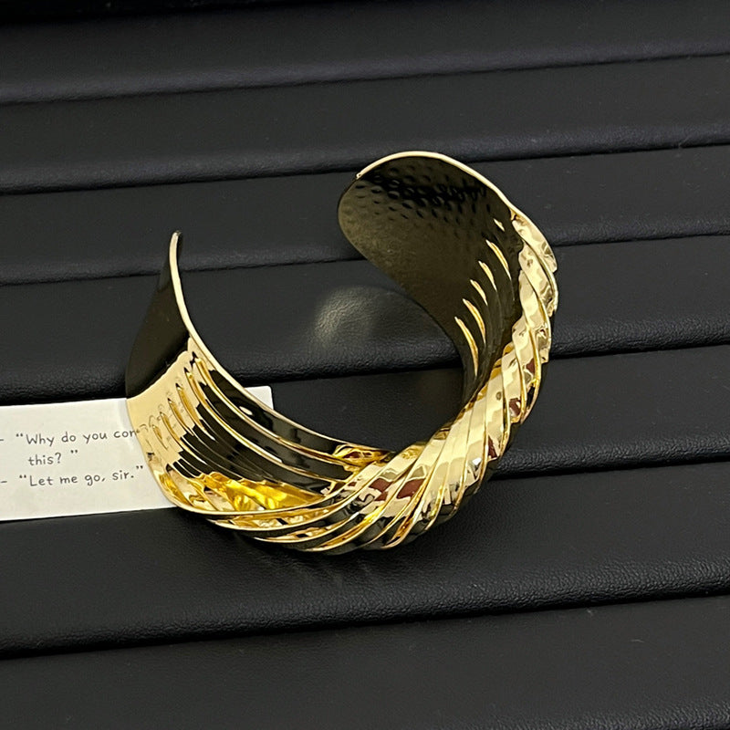 Wholesale metal cross surround opening bracelet retro bracelet